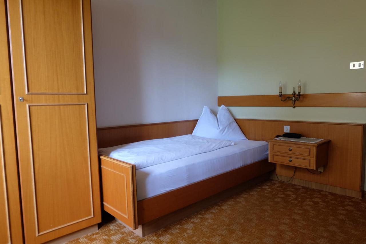 Bed and Breakfast Pension Rebgut Лана Экстерьер фото