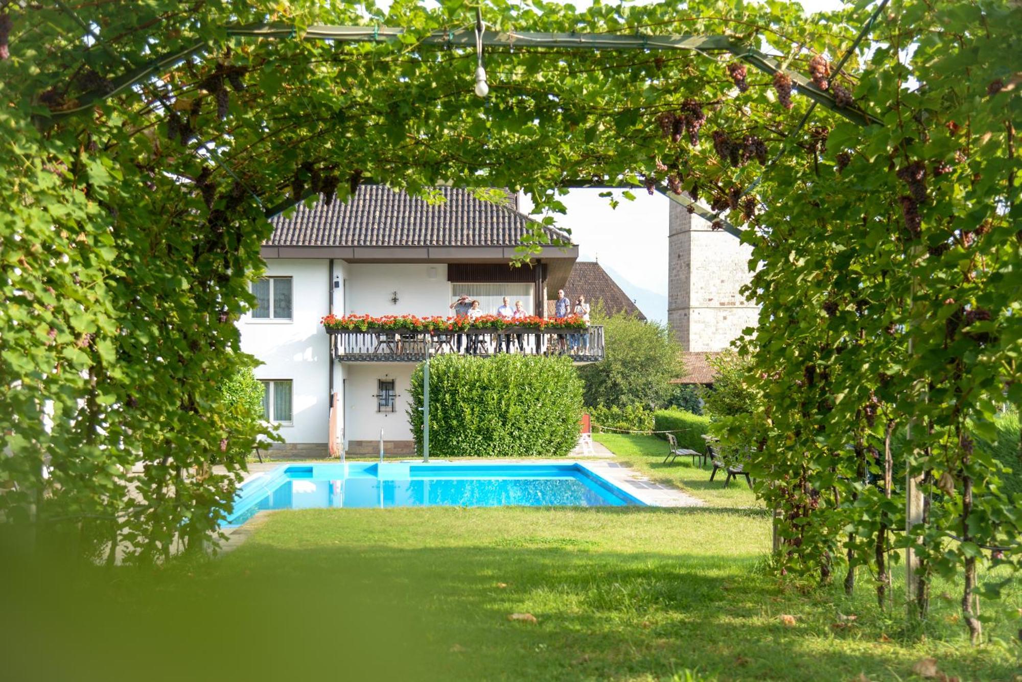 Bed and Breakfast Pension Rebgut Лана Экстерьер фото