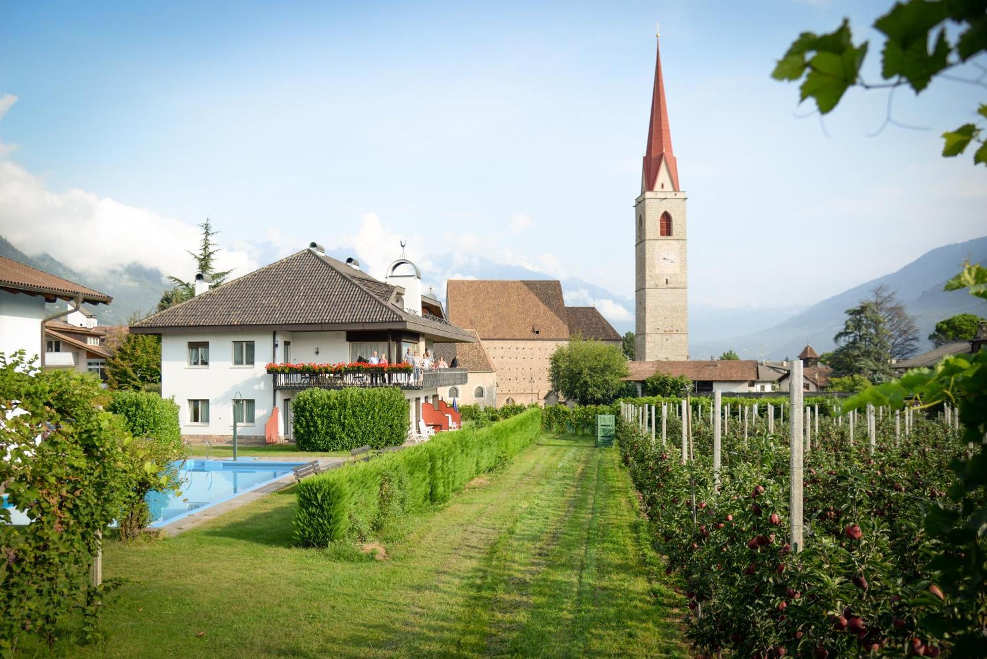 Bed and Breakfast Pension Rebgut Лана Экстерьер фото