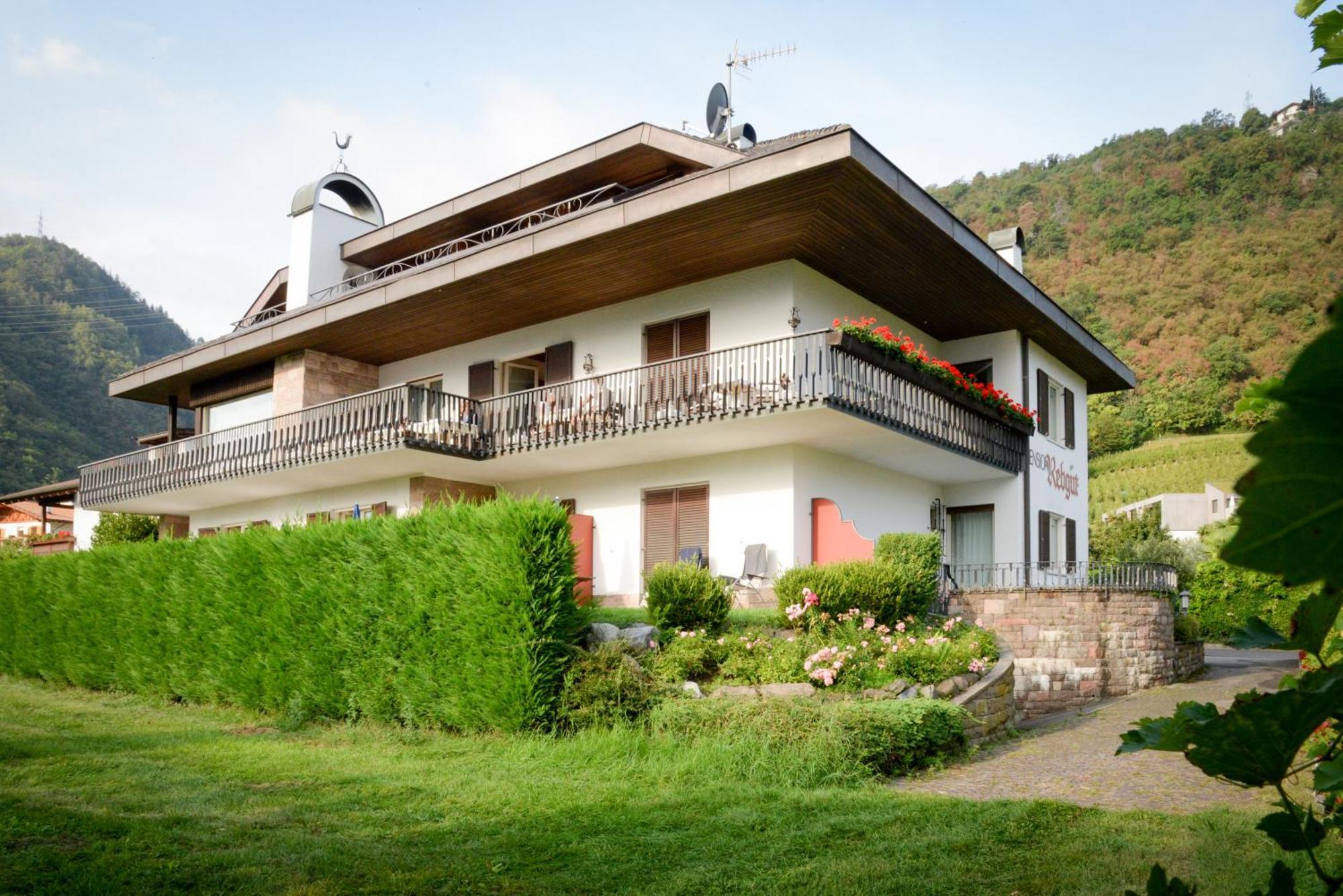 Bed and Breakfast Pension Rebgut Лана Экстерьер фото
