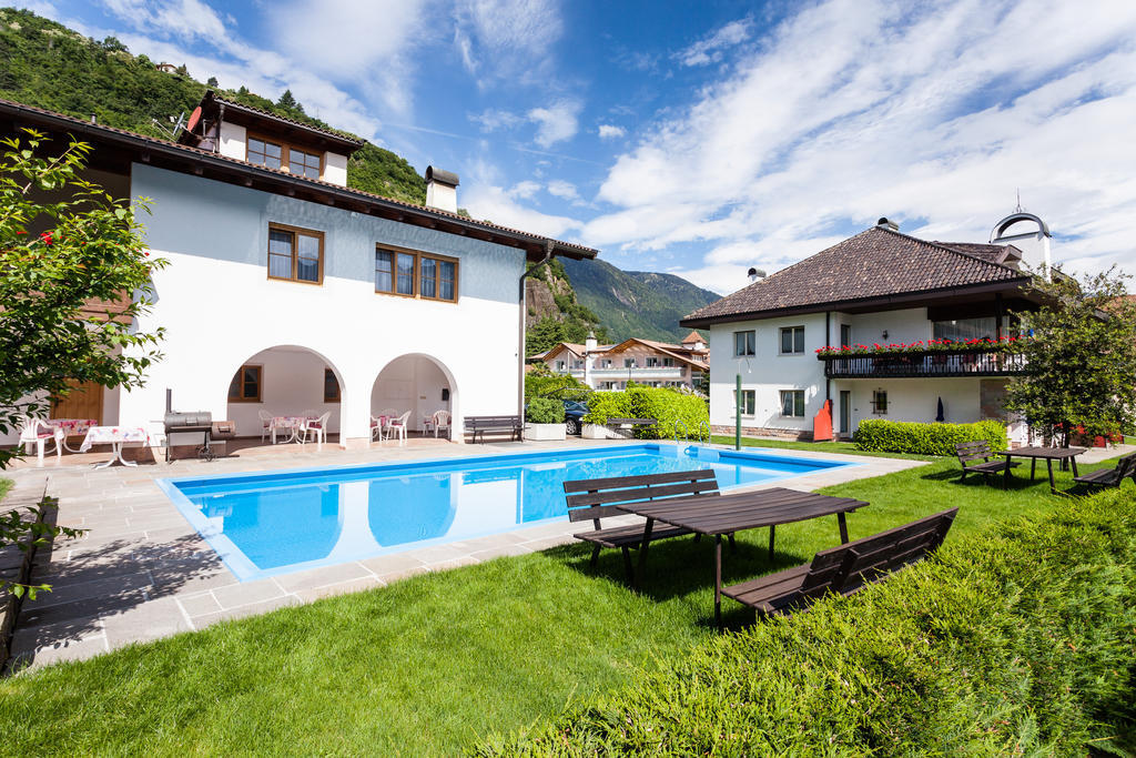 Bed and Breakfast Pension Rebgut Лана Экстерьер фото