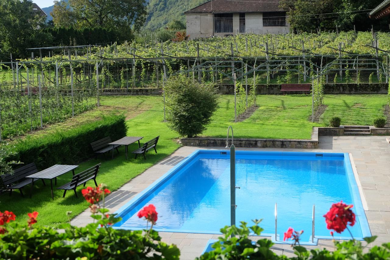 Bed and Breakfast Pension Rebgut Лана Экстерьер фото